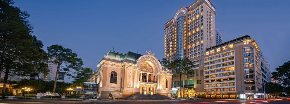 restaurants near caravelle hotel saigon